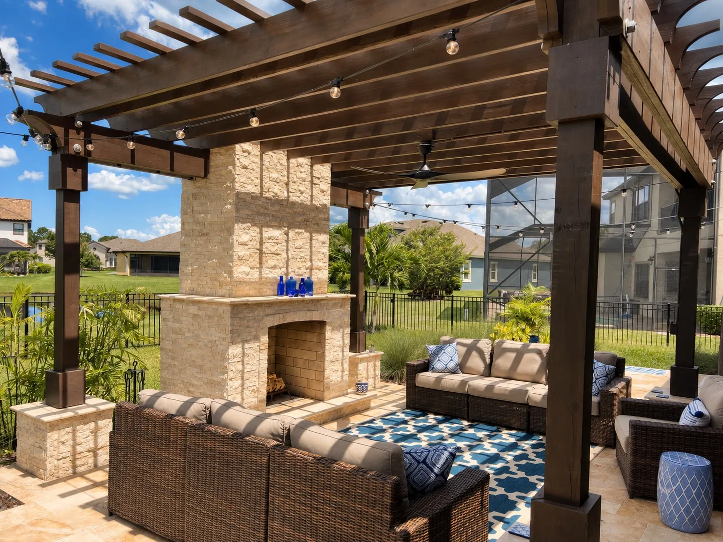 Poolside outdoor kitchen and bar in Tampa, FL